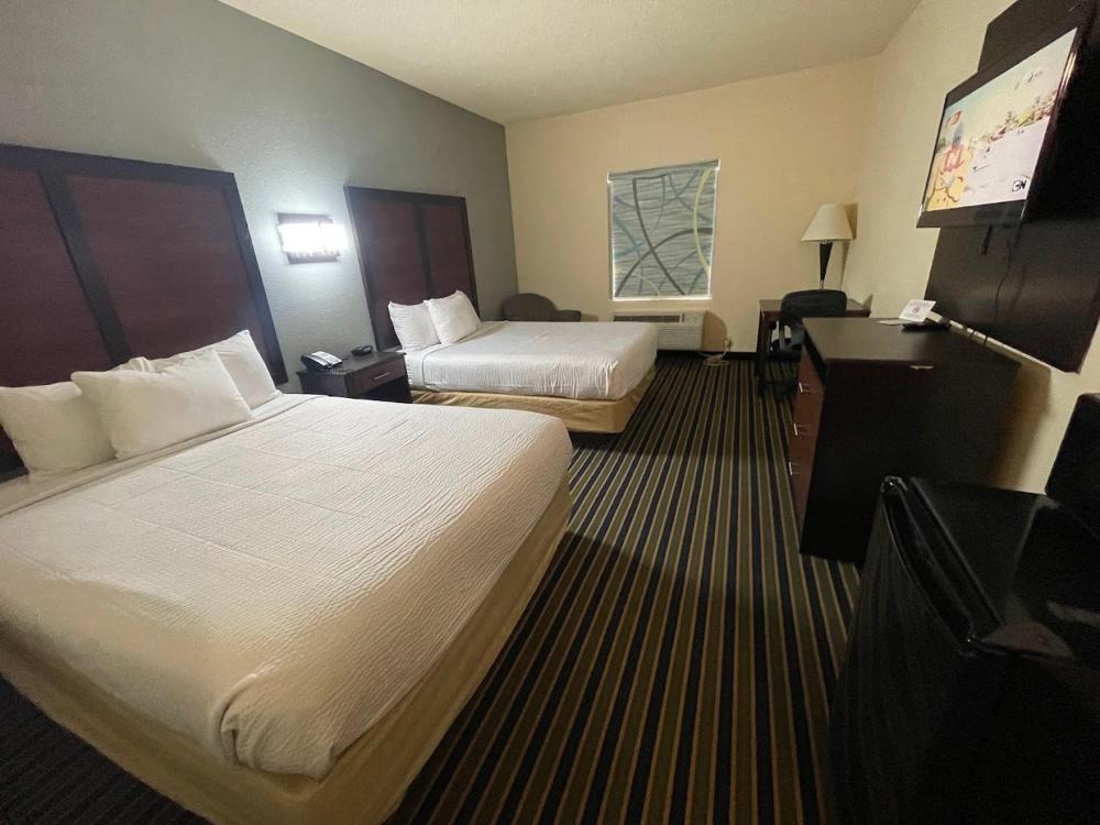 Queen Room with Two Queen Beds interior